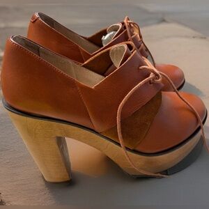 Anthropologie Cubanas Brown Cognac leather wood block Shoes platform women’s 7